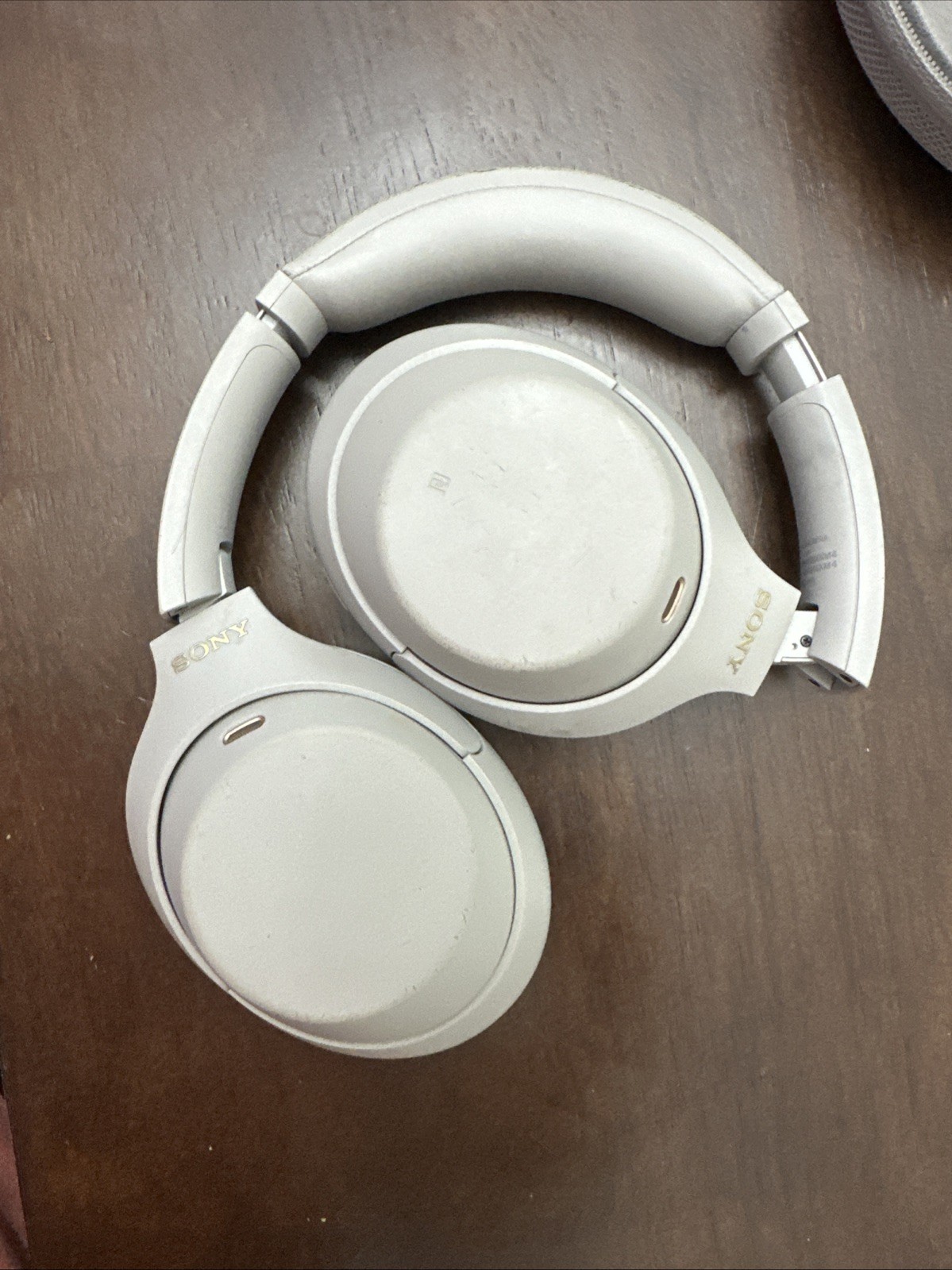 SONY WH-1000XM4 noise cancelling beige Wireless Headphones Over ear bluetooth