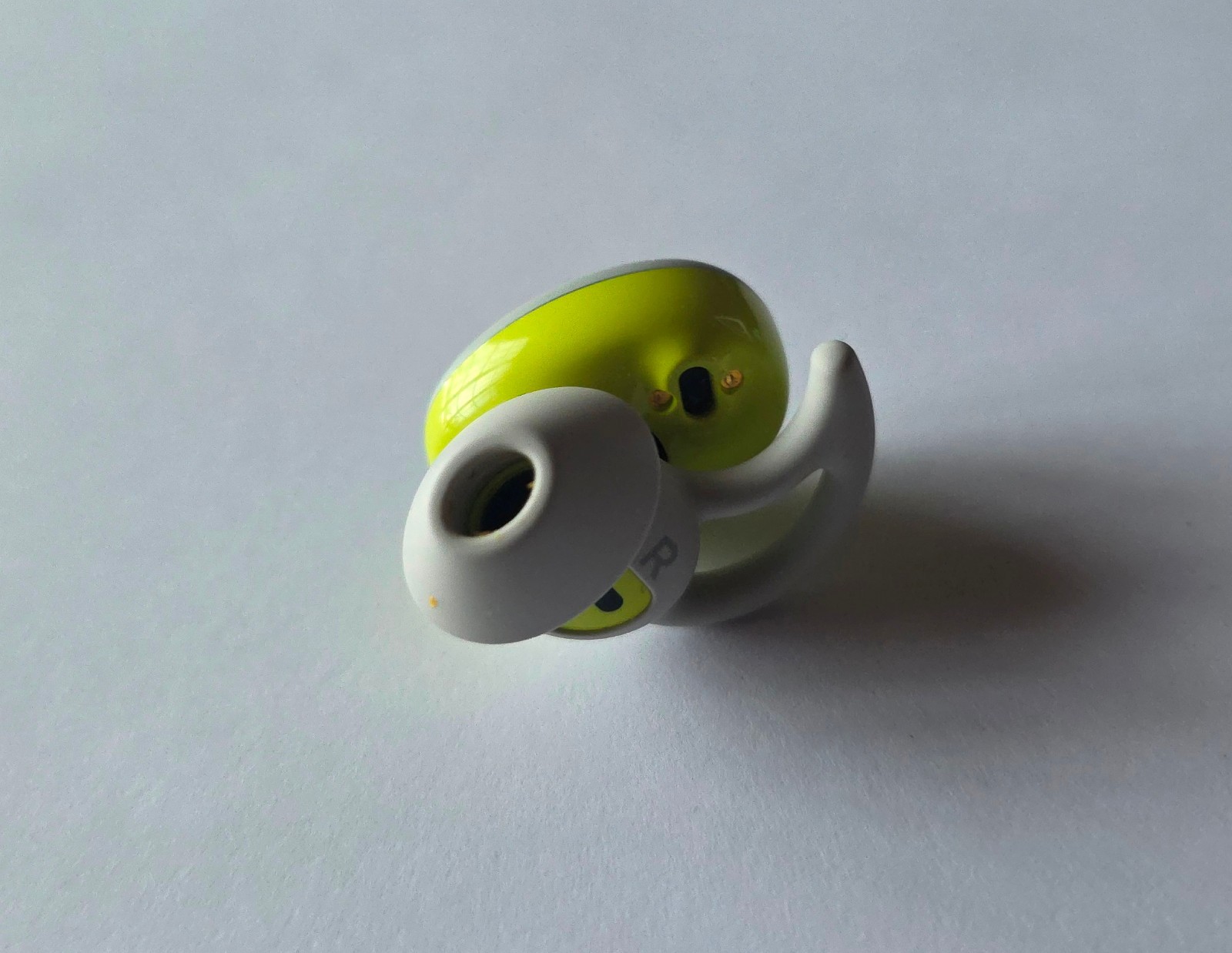 Unused Glacier White Bose Sport True Wireless RIGHT EARBUD ONLY In Bulk Pkg