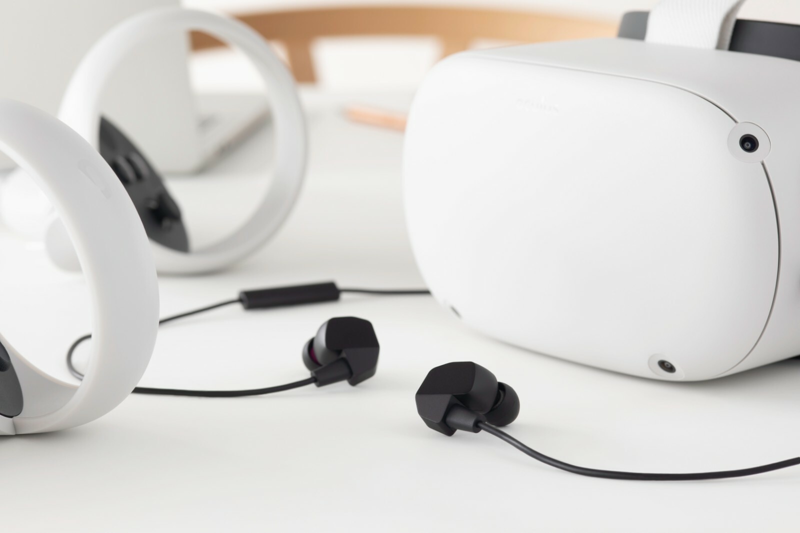 FINAL AUDIO VR3000 Earphones Headphones Earbuds with Mic for VR Gaming open box