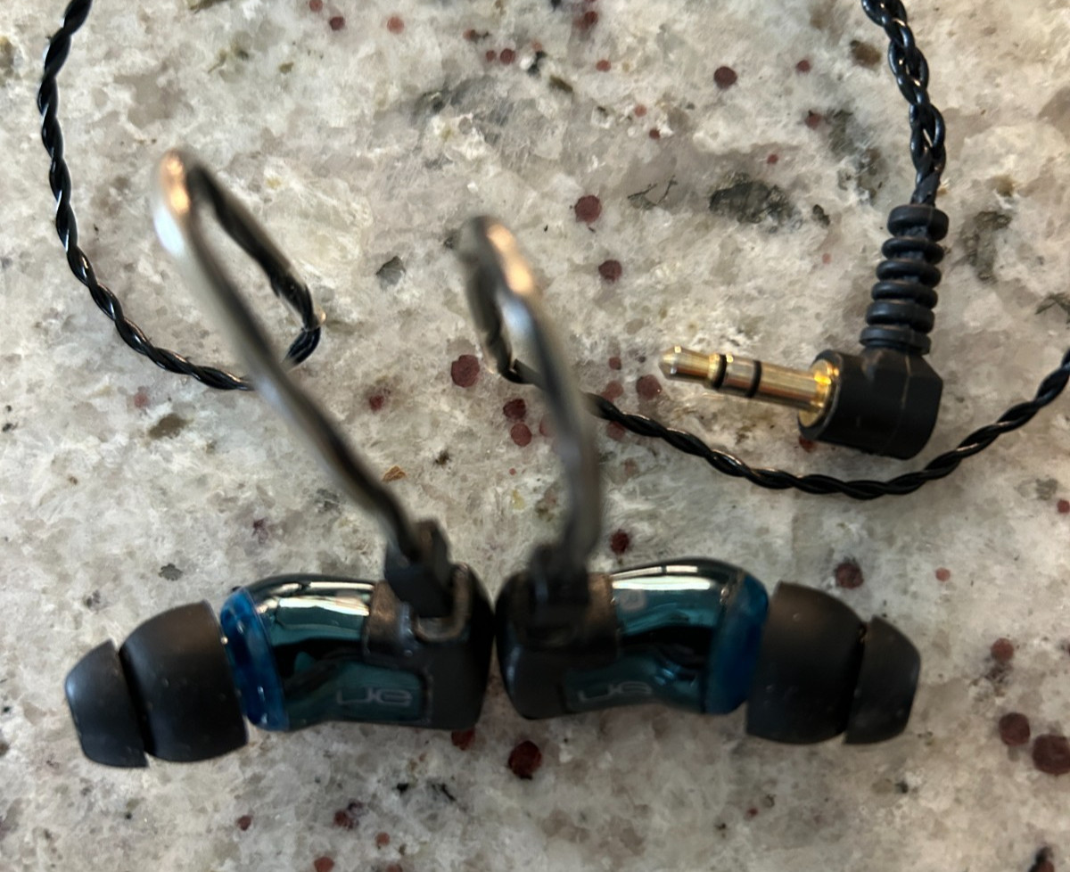 ULTIMATE EARS UE Triple Fi 10. Noise Isolating Earphones. With Upgraded Cable.