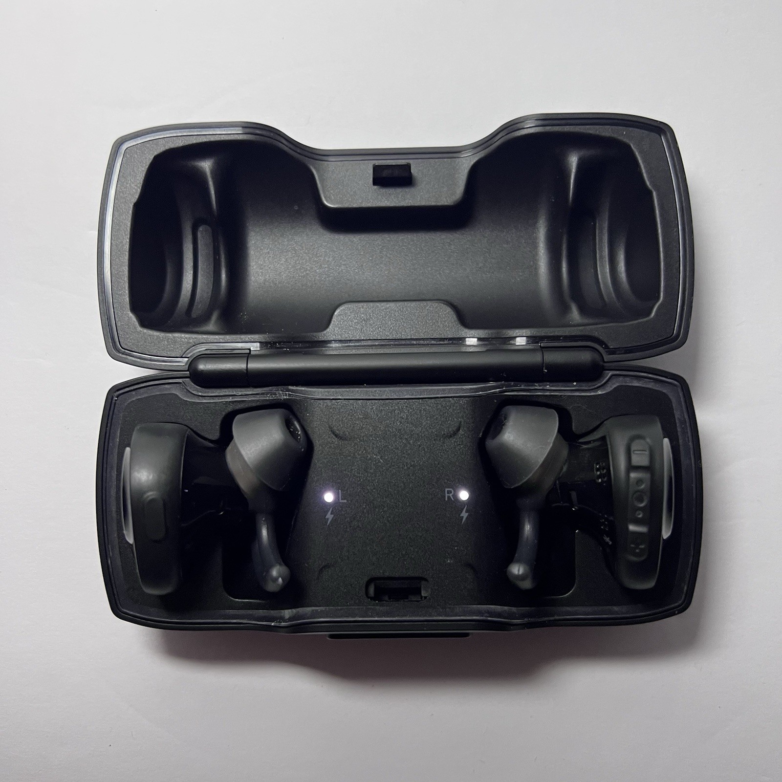 Bose SoundSport Free Wireless Headphones Black 423729 Bluetooth Earbuds READ Des
