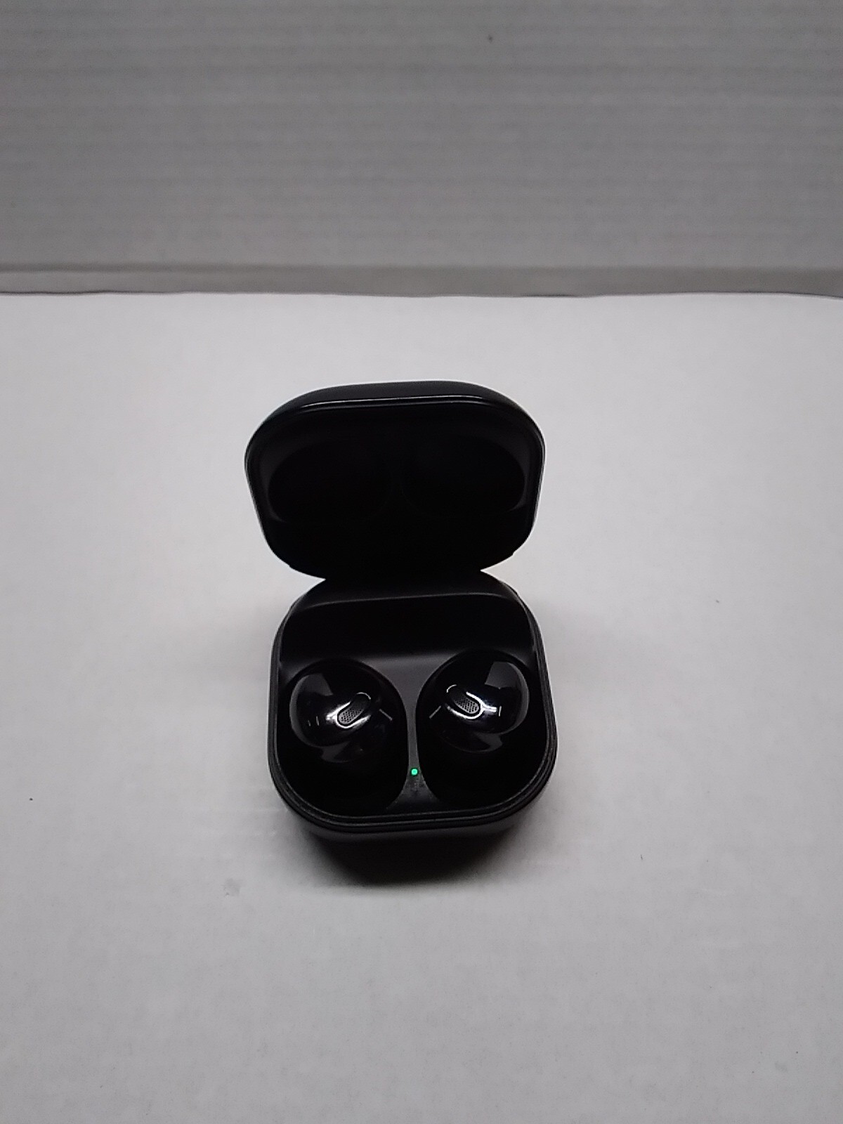 USED Samsung Galaxy Buds Pro SM-R190 Phantom Black/Water Resistant Cover Bundle