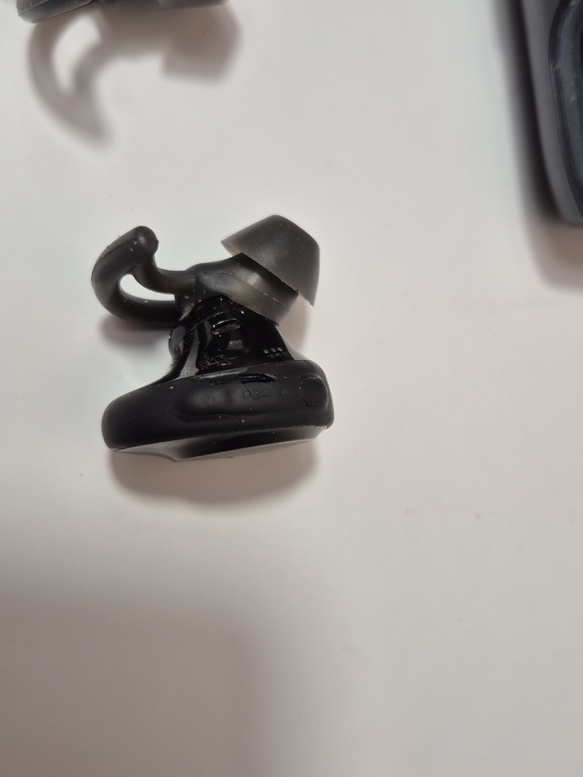 Bose SoundSport Free In-Ear Noise Cancelling Bluetooth Earbuds – Black For Parts