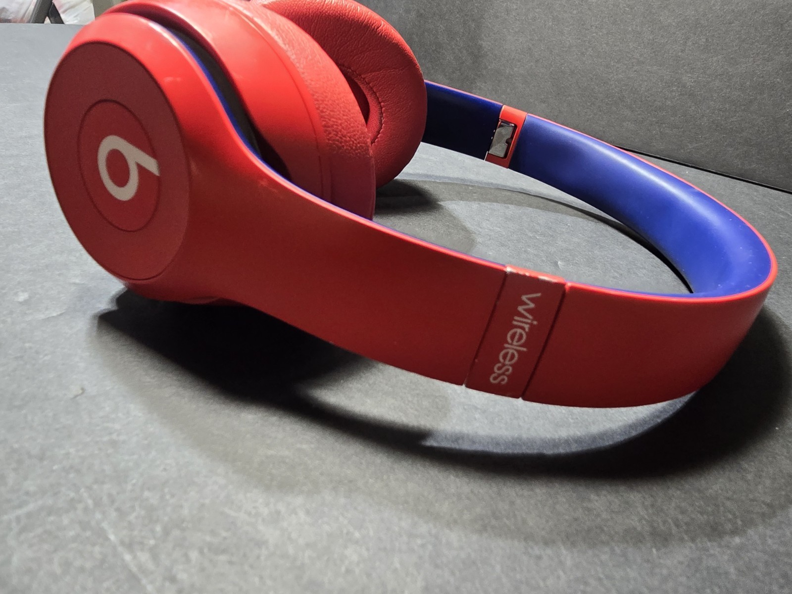 Beats by Dr. Dre MX472LLA Solo3 Wireless On-Ear Headphones Red/Blue E02