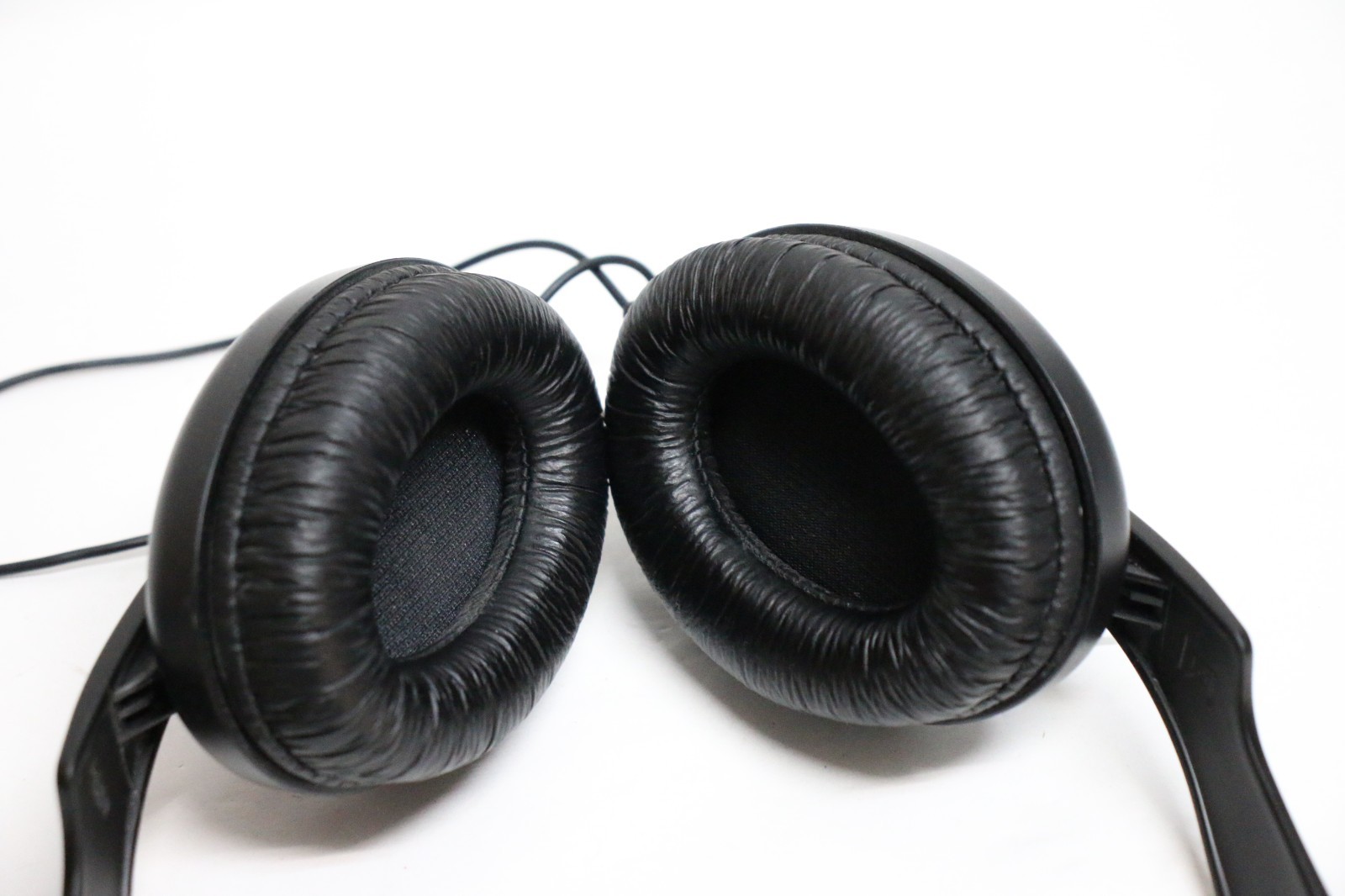 Sennheiser HD 202 Headphones 3.5mm Jack Over-Ear Tested & works Headphones Only