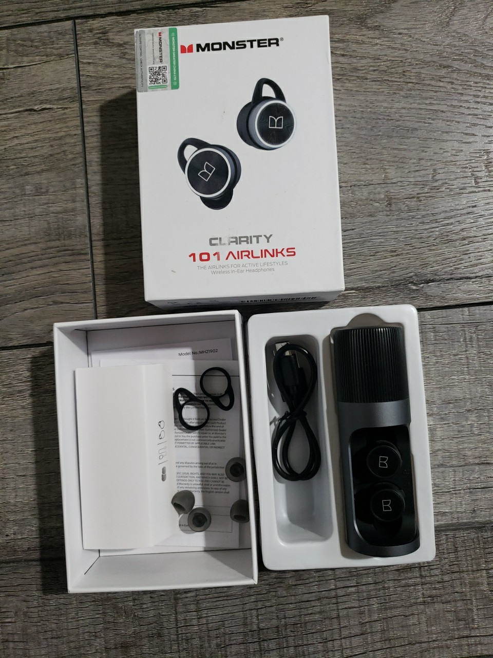 Monster Clarity 101 AirLinks Wireless Earbuds, Bluetooth 5.0 in-Ear With Char..