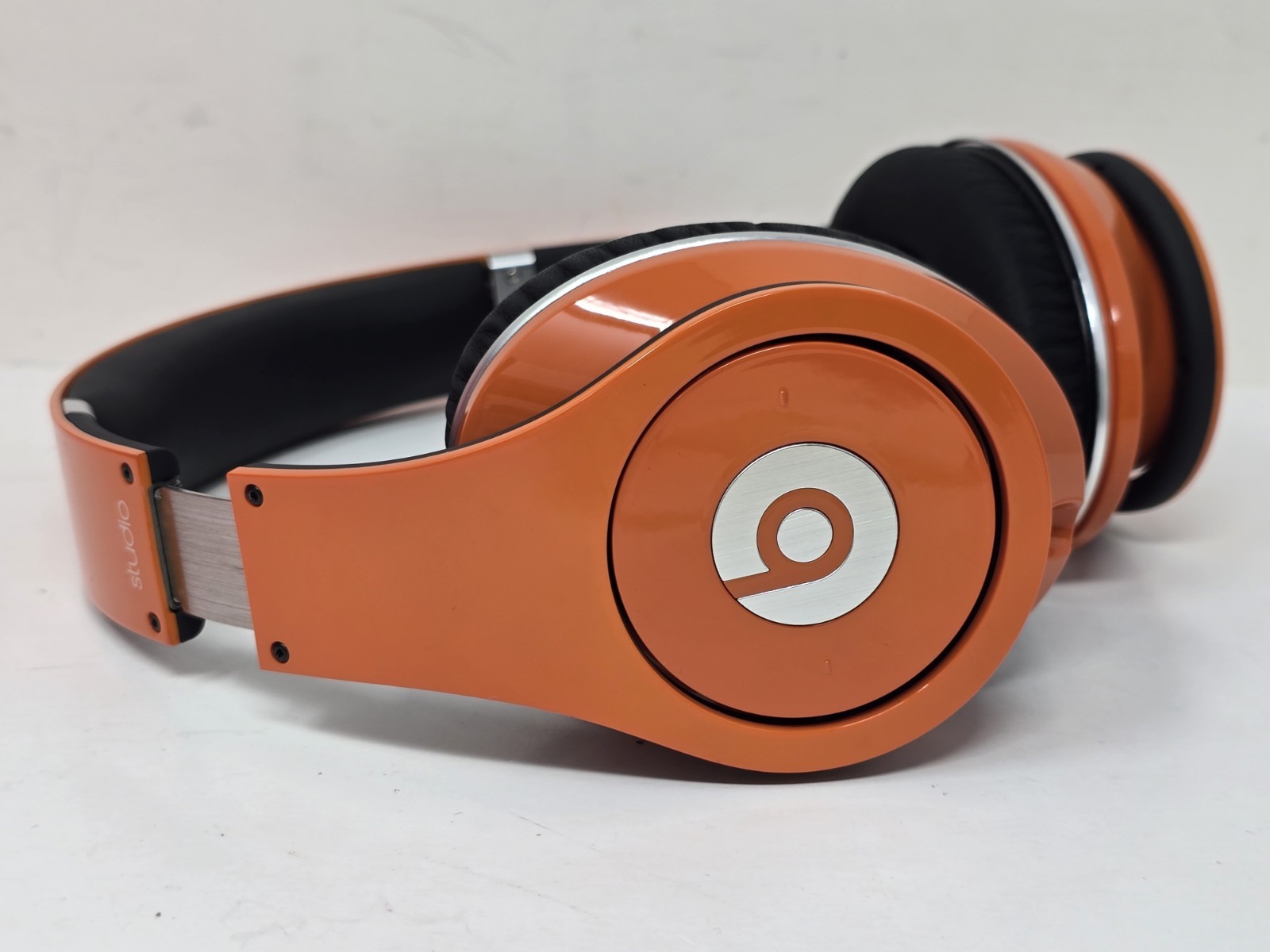 Beats Studio 1st Gen Wired Headphones, Orange, Beats by Dre, Excellent, Tested