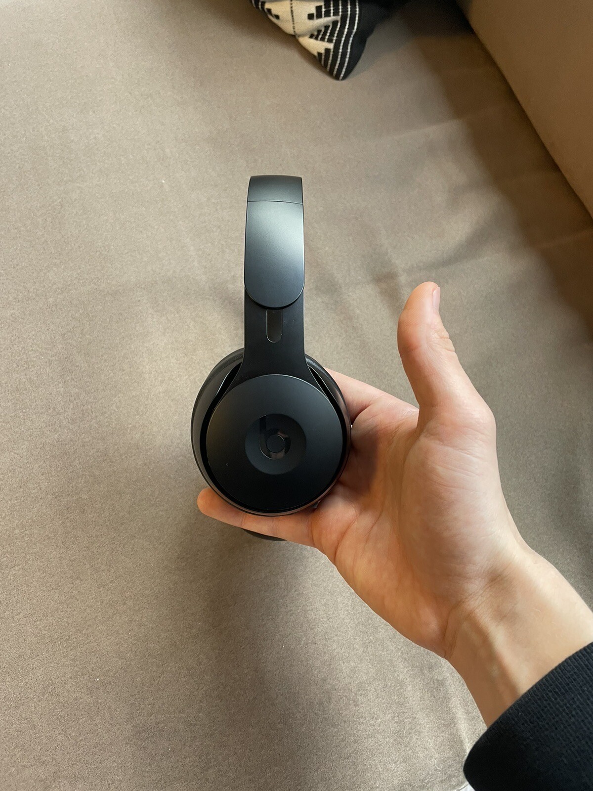 Beats by Dr. Dre Solo3 Over the Ear Headphone – Gloss Black