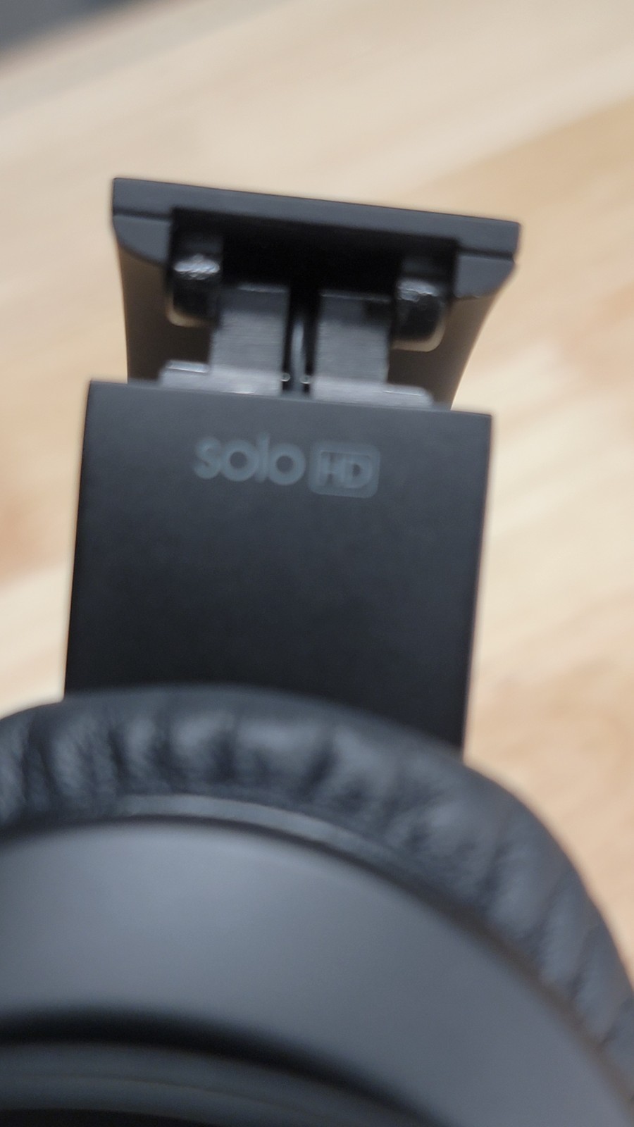 Beats By Dre Solo HD Headphones Black with In-line Control on Cable /Great Sound