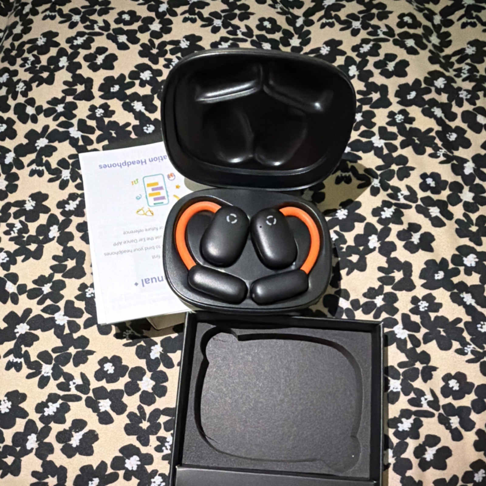 D72 Glowing Earhooks Ear-hook Earbud Headphones with Charging Case Black Orange