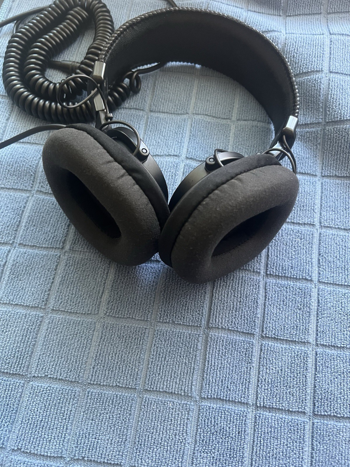 Sony MDR-7506 Professional Studio Monitor Headphones *Used*