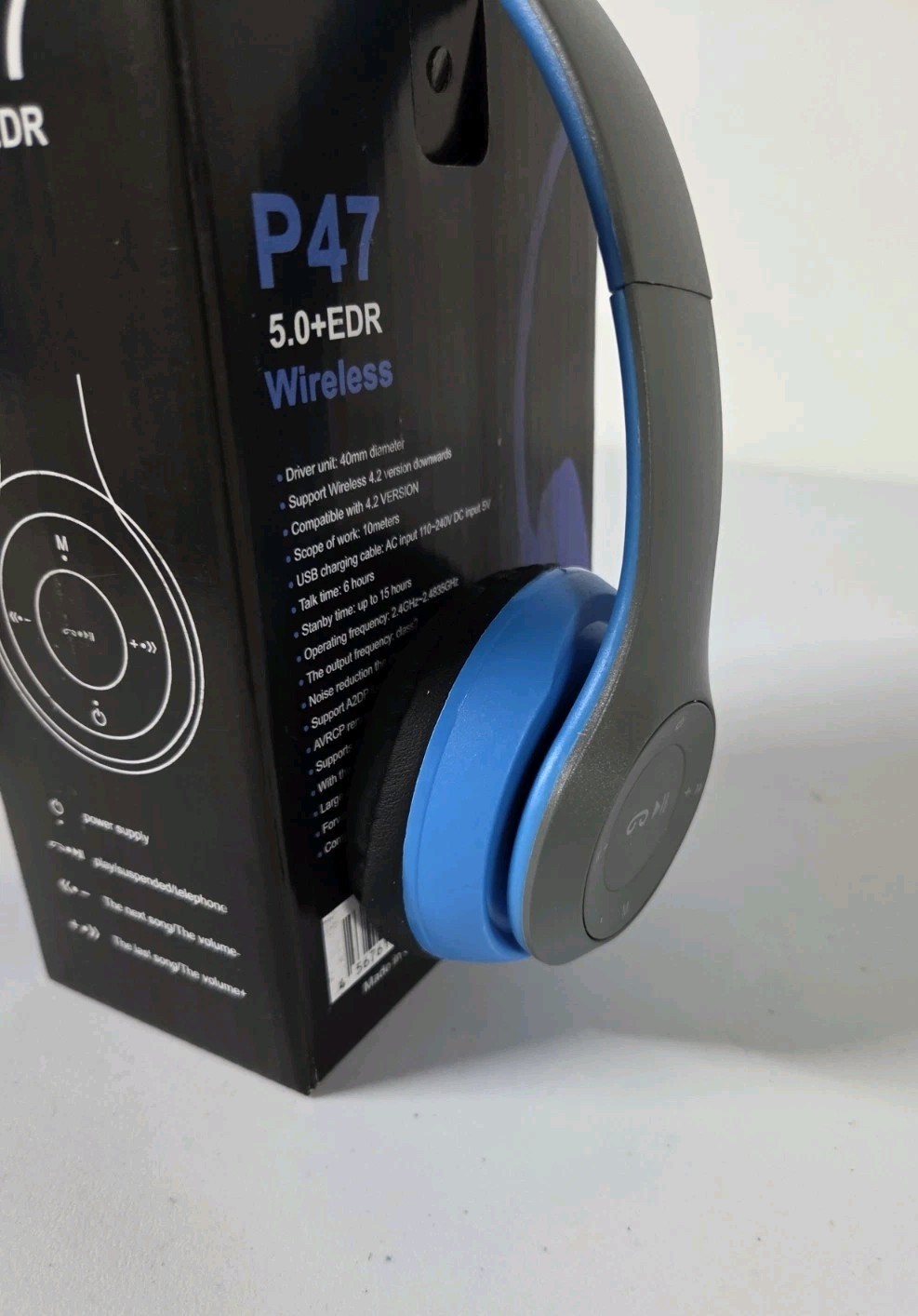 p47 wireless headphones Set Of 4