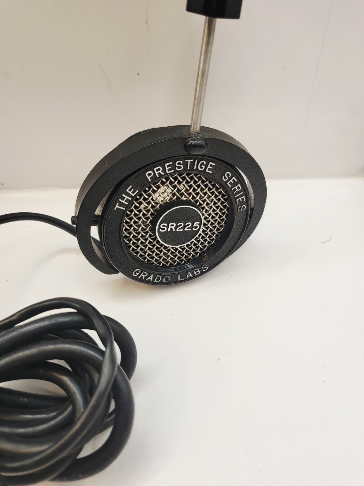 Grado Labs SR 225 Prestige Series Headphones – NEED NEW EARPAD