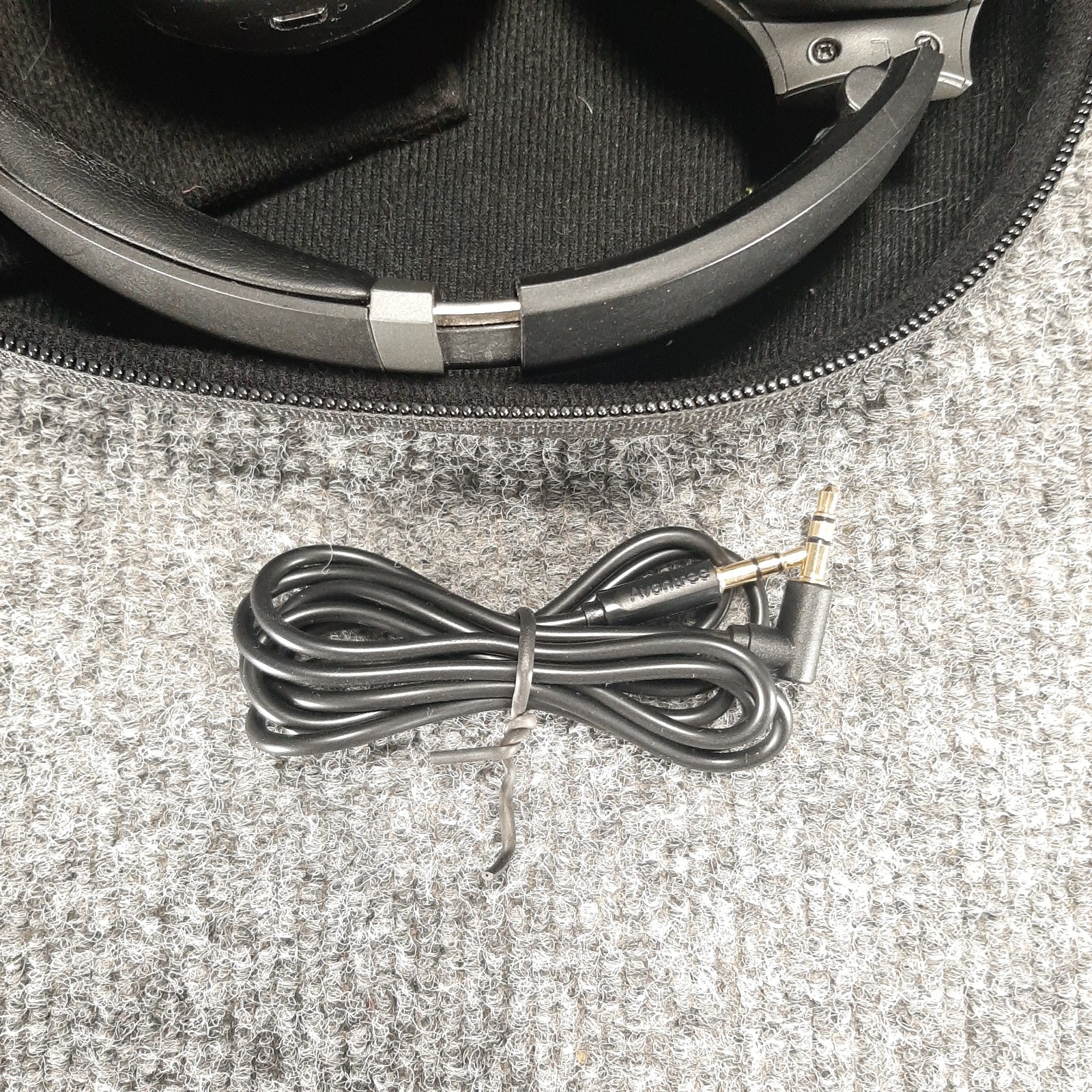 Avantree Aria Pro BTHS-AS90T w/Case Untested READ Parts/Repair Only