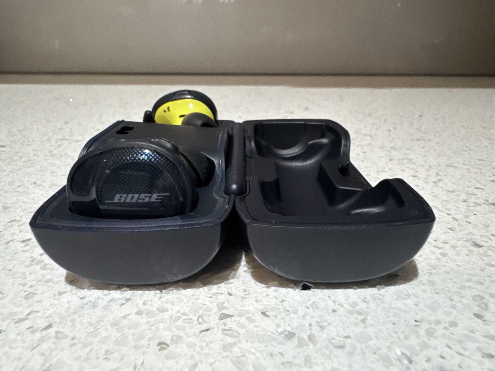 Bose SOUNDSPORT FREE WIRELESS Headphones Bluetooth Midnight Blue Model 423729