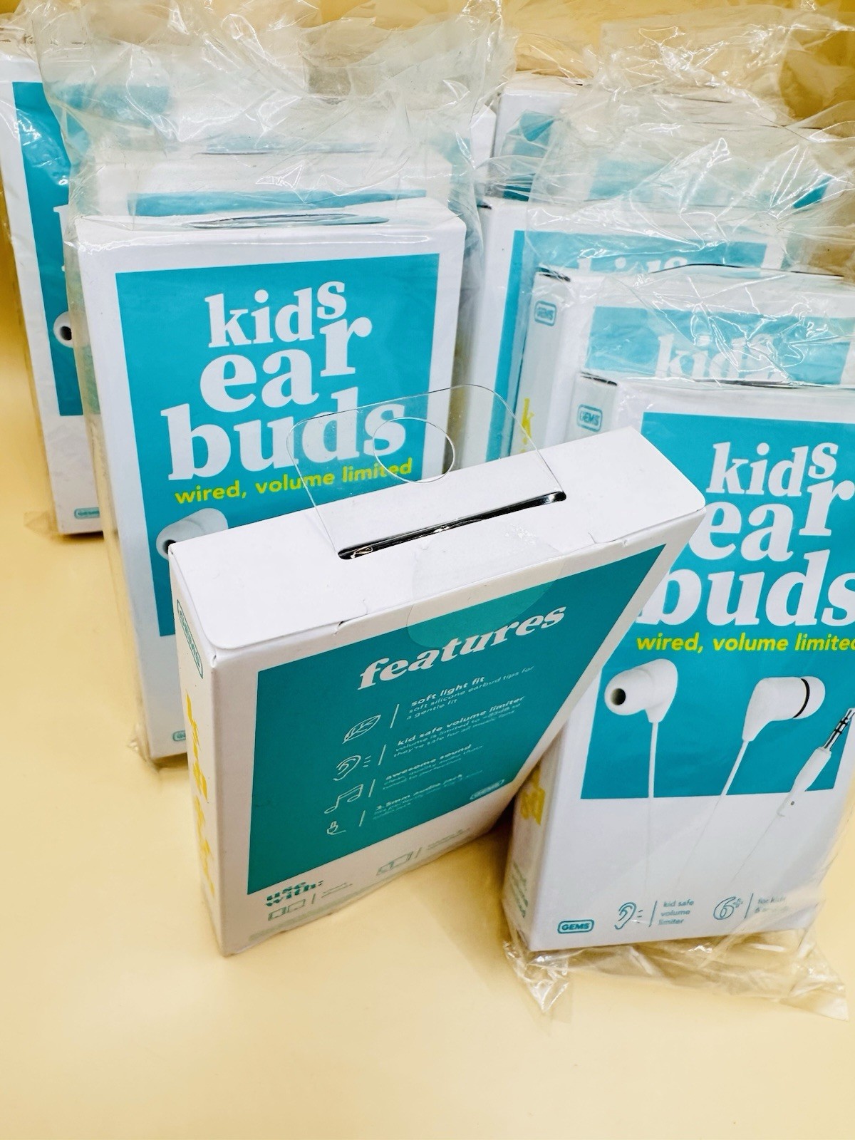 10 Pack Gems Kids Ear Buds Wired Volume Limited Safe Audio White TSEB01 New Lot