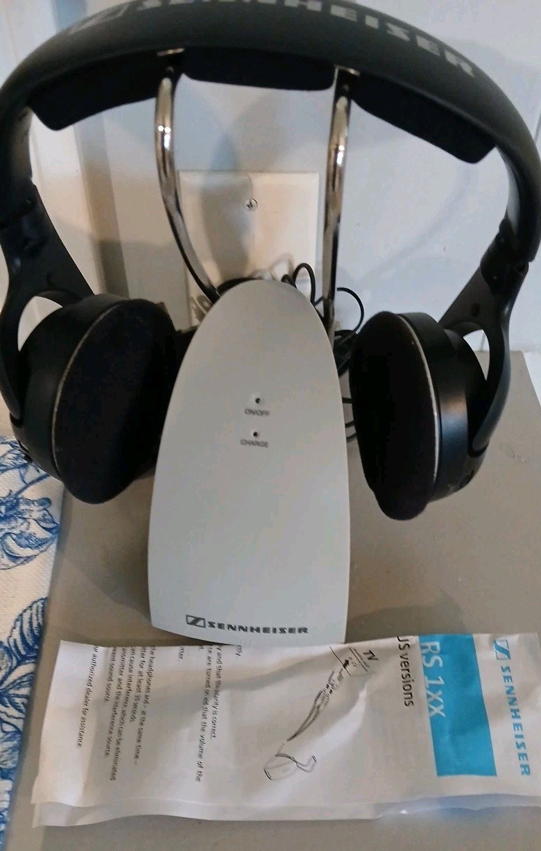 Sennheiser RS 120 II On-Ear Wireless Stereo Headphone System – Silver