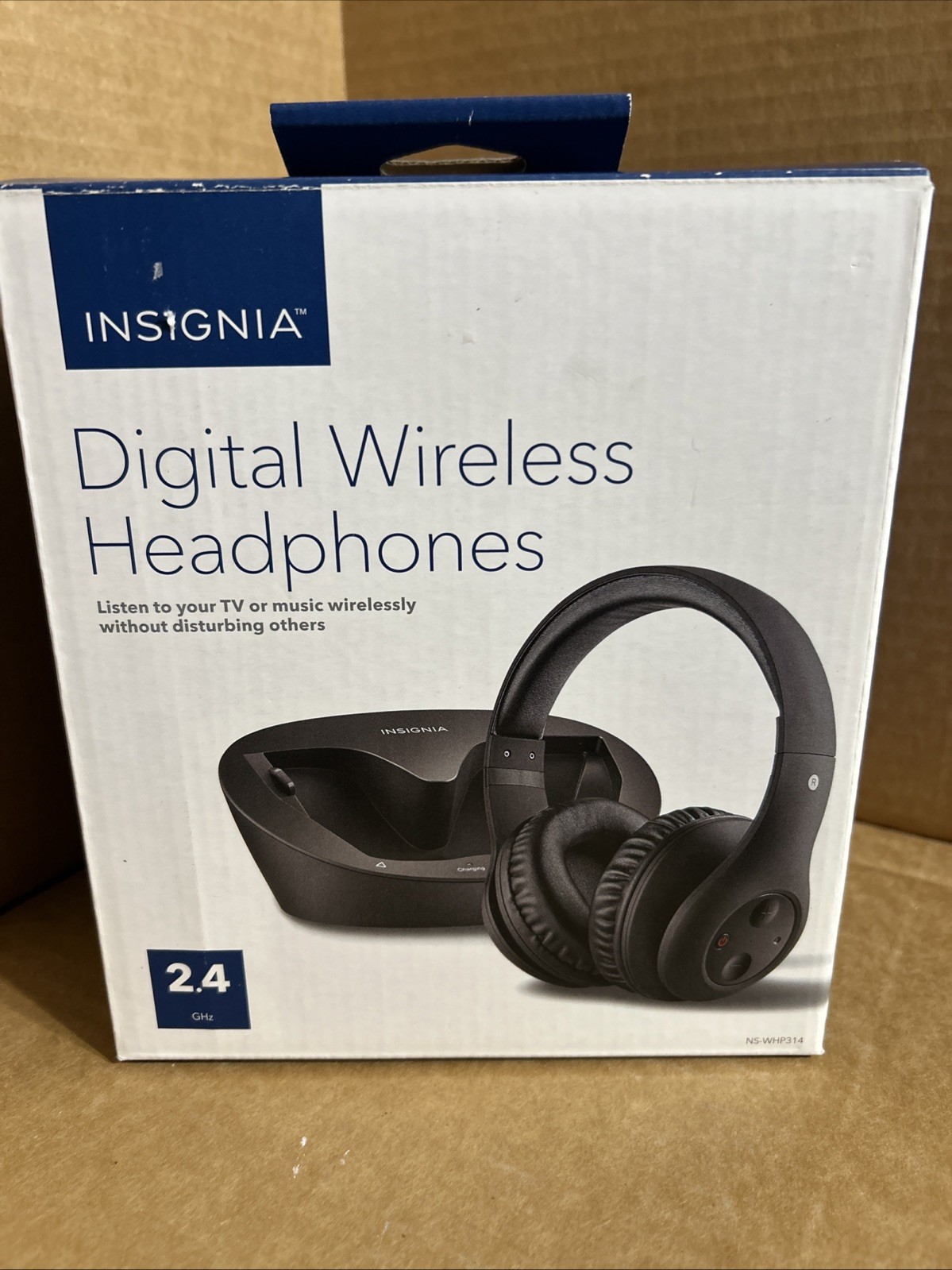 Insignia Digital Wireless Headphones 2.4GHz with Charging Dock NS-WHP314