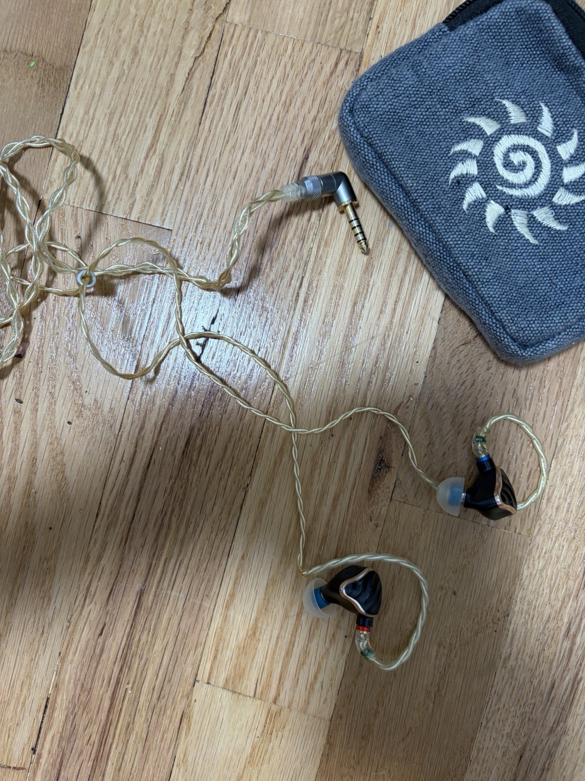 FiiO FiiO FH7 5-Drive Hybrid in Ear Headphones – Black
