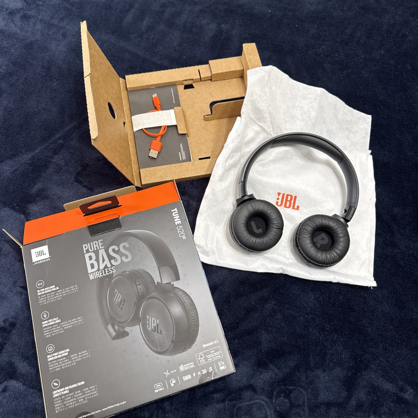 JBL Tune 520BT, Wireless on-ear headphones