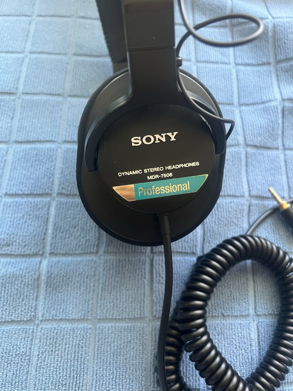 Sony MDR-7506 Professional Studio Monitor Headphones *Used*
