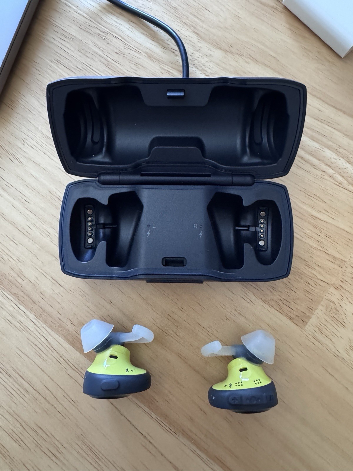 Bose SOUNDSPORT FREE WIRELESS Headphones Earbuds Midnight Blue – Citron Yellow