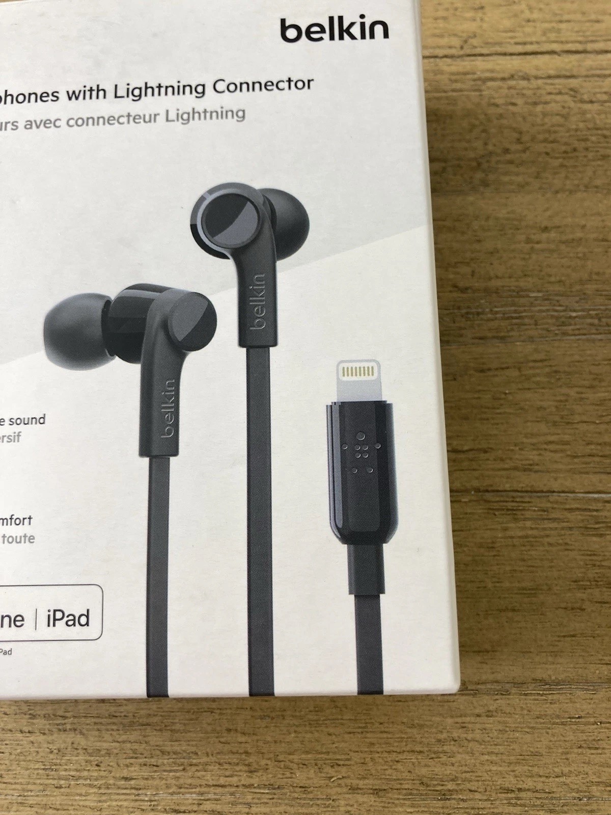 NEW BELKIN WIRED HEADPHONES WITH LIGHTNING CONNECTOR BLACK NEW IN BOX