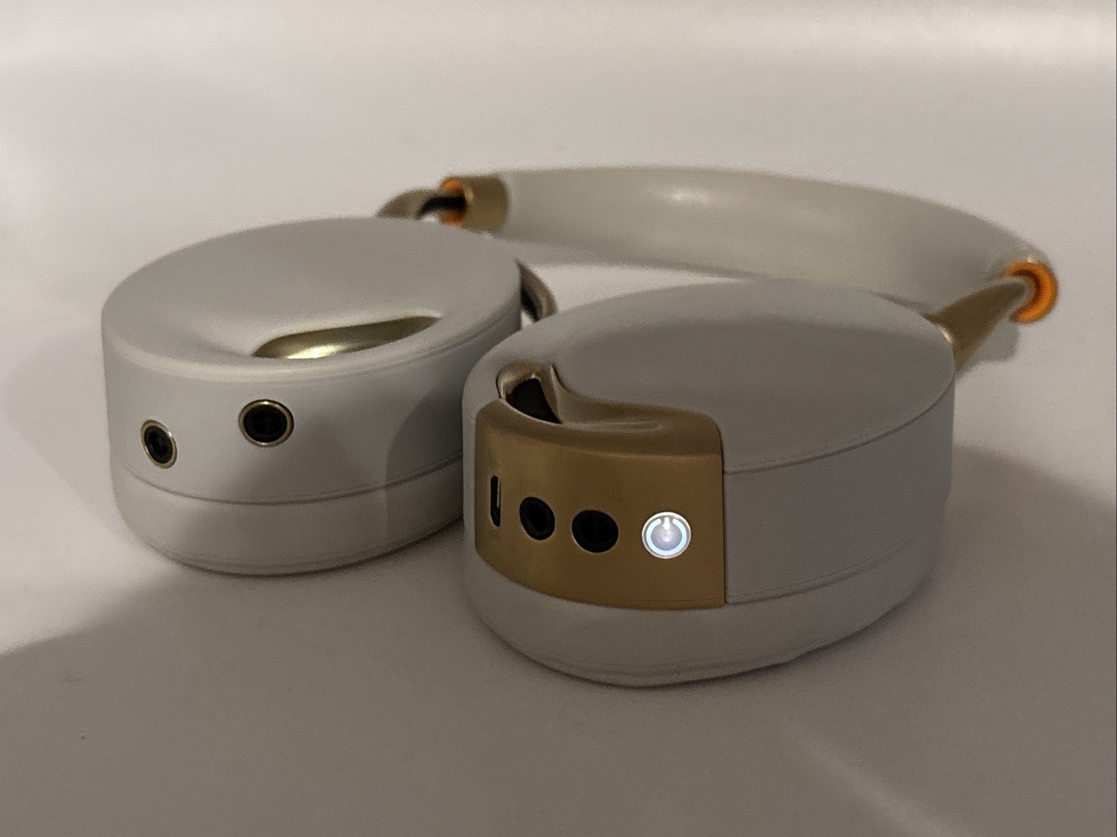 Parrot Zik Wireless Noise Cancelation Bluetooth Headphones – WHITE – YELLOW GOLD