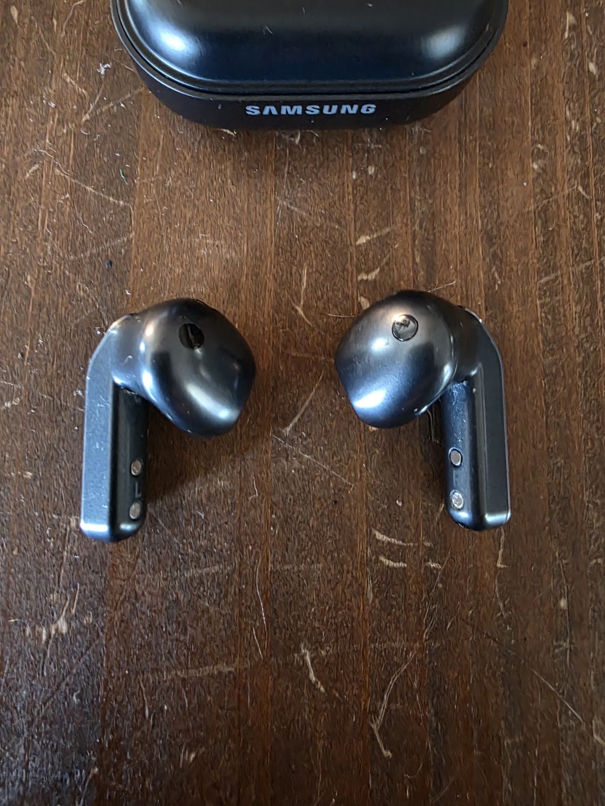 New W/O Box Samsung Galaxy Buds 4 (SM-R540) W/ New Silicon Ear Stabilizers