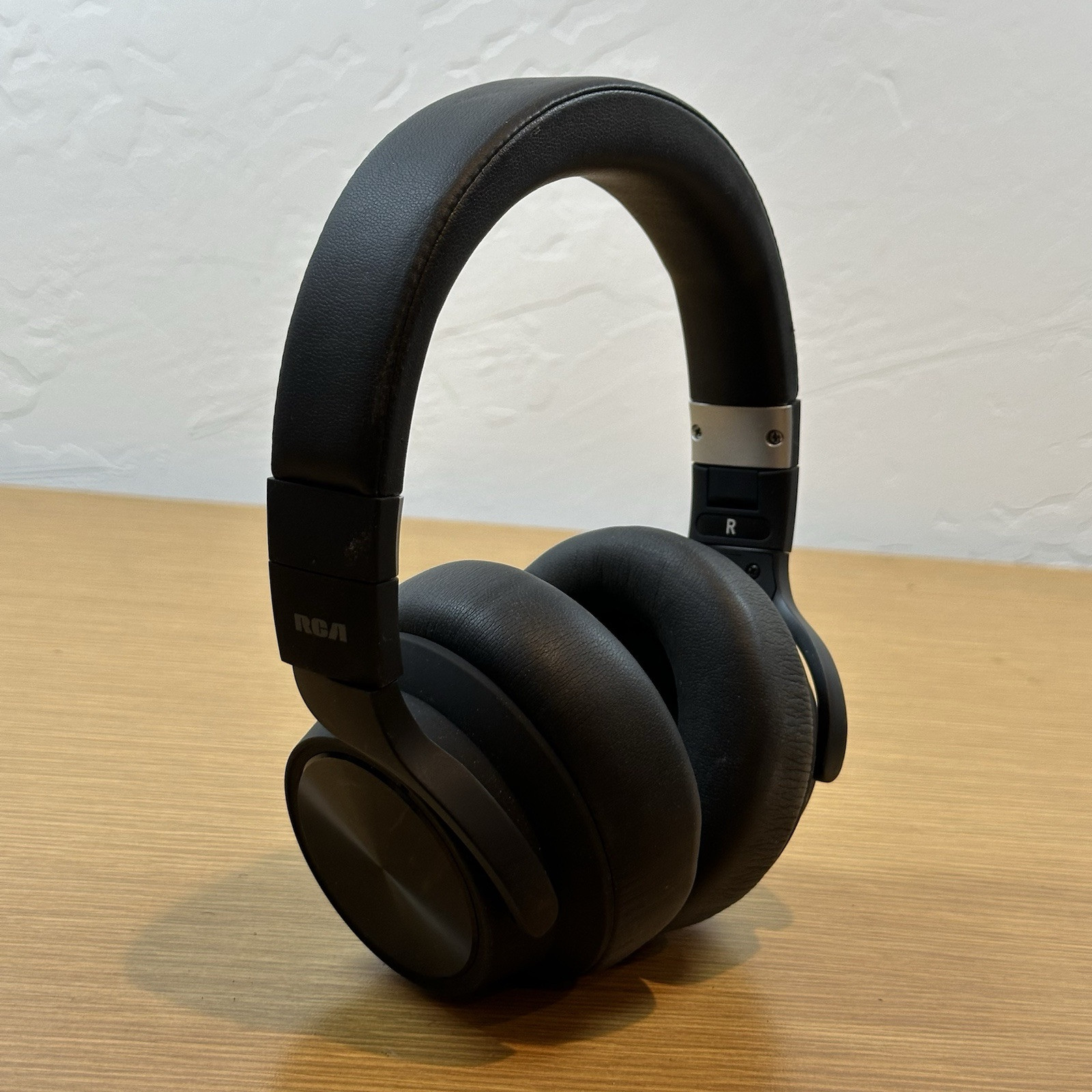 RCA Bluetooth Headphones Noise Cancelling Wireless up to 30 Hour single Charge