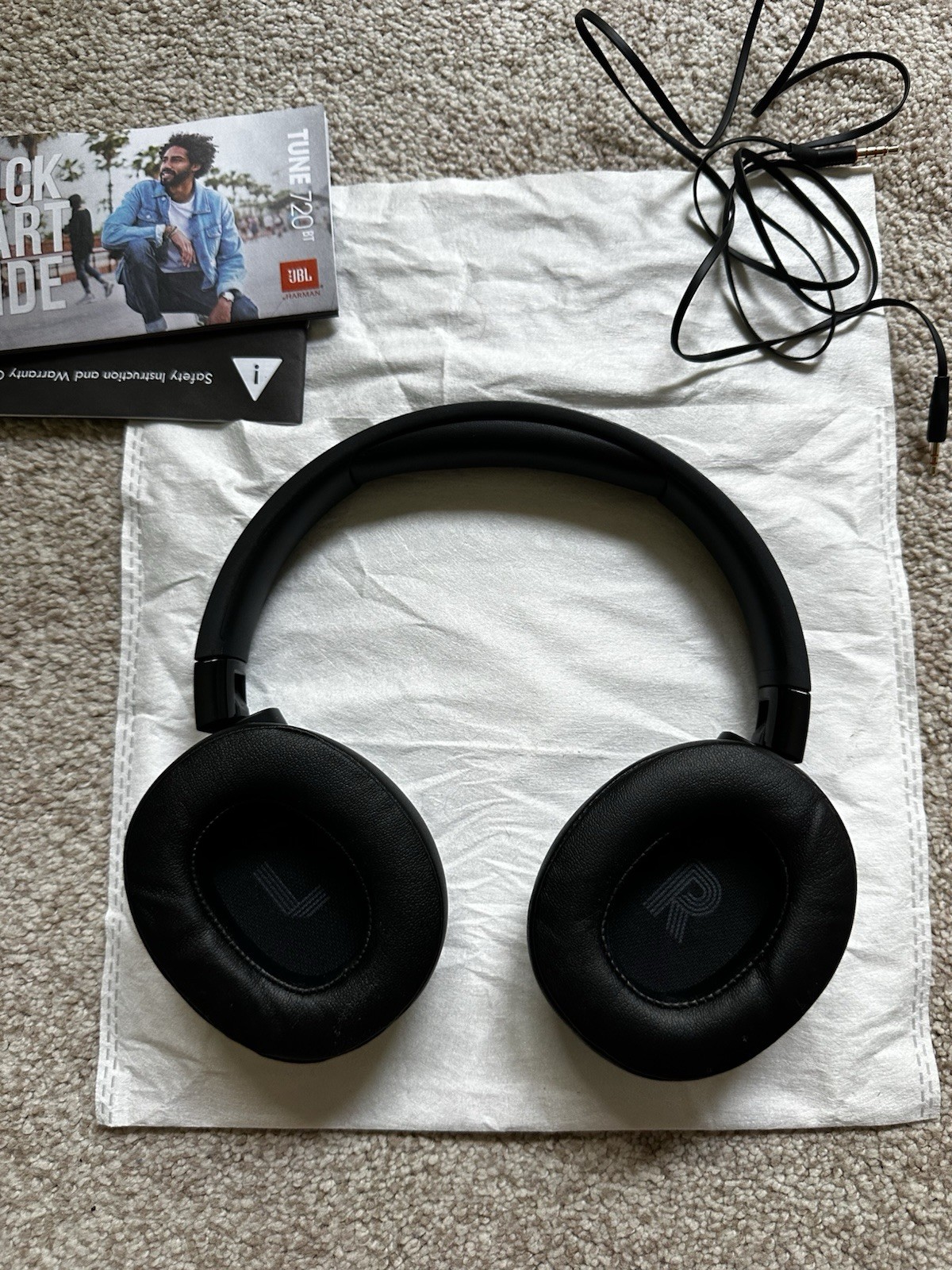 JBL Tune 720BT Wireless Bluetooth Over-Ear Headphones Built-In Mic Black