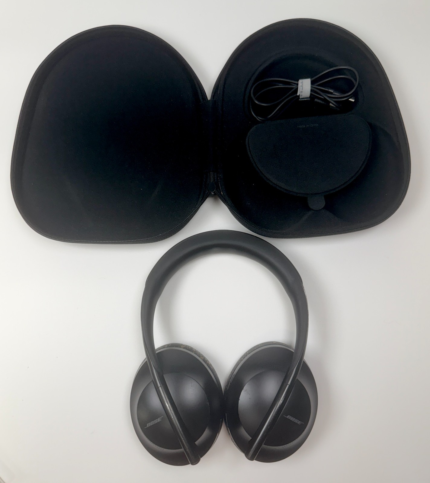 Bose NC700 Over-Ear Noise Cancelling Bluetooth Headphones New Black/Gold Earpads