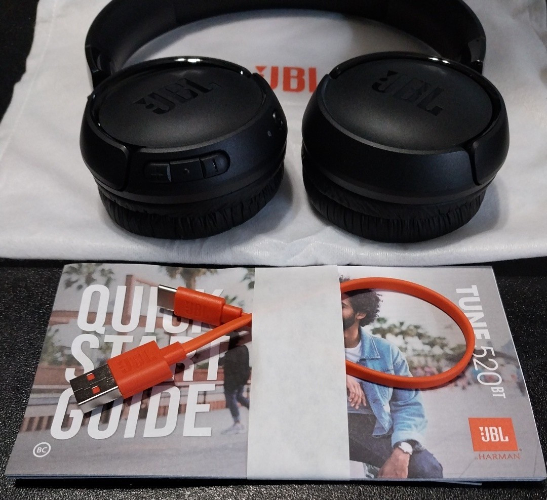 JBL Tune 520BT Wireless On-Ear Headphones Black Pure Bass Sound Voice Aware