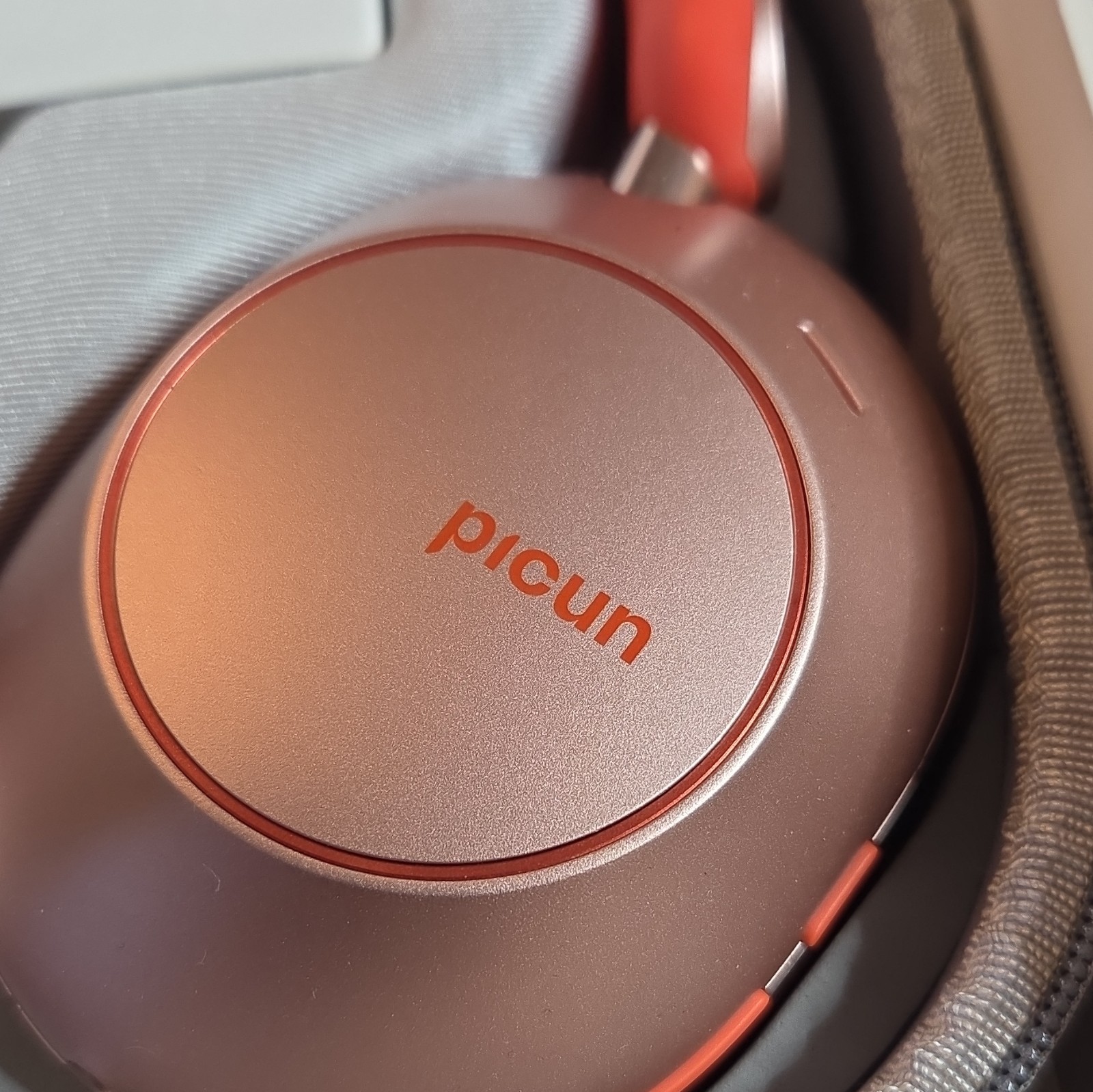 Picun F6 Bluetooth Over-Ear Headband Headphones Pink/Red w/ Case & Box