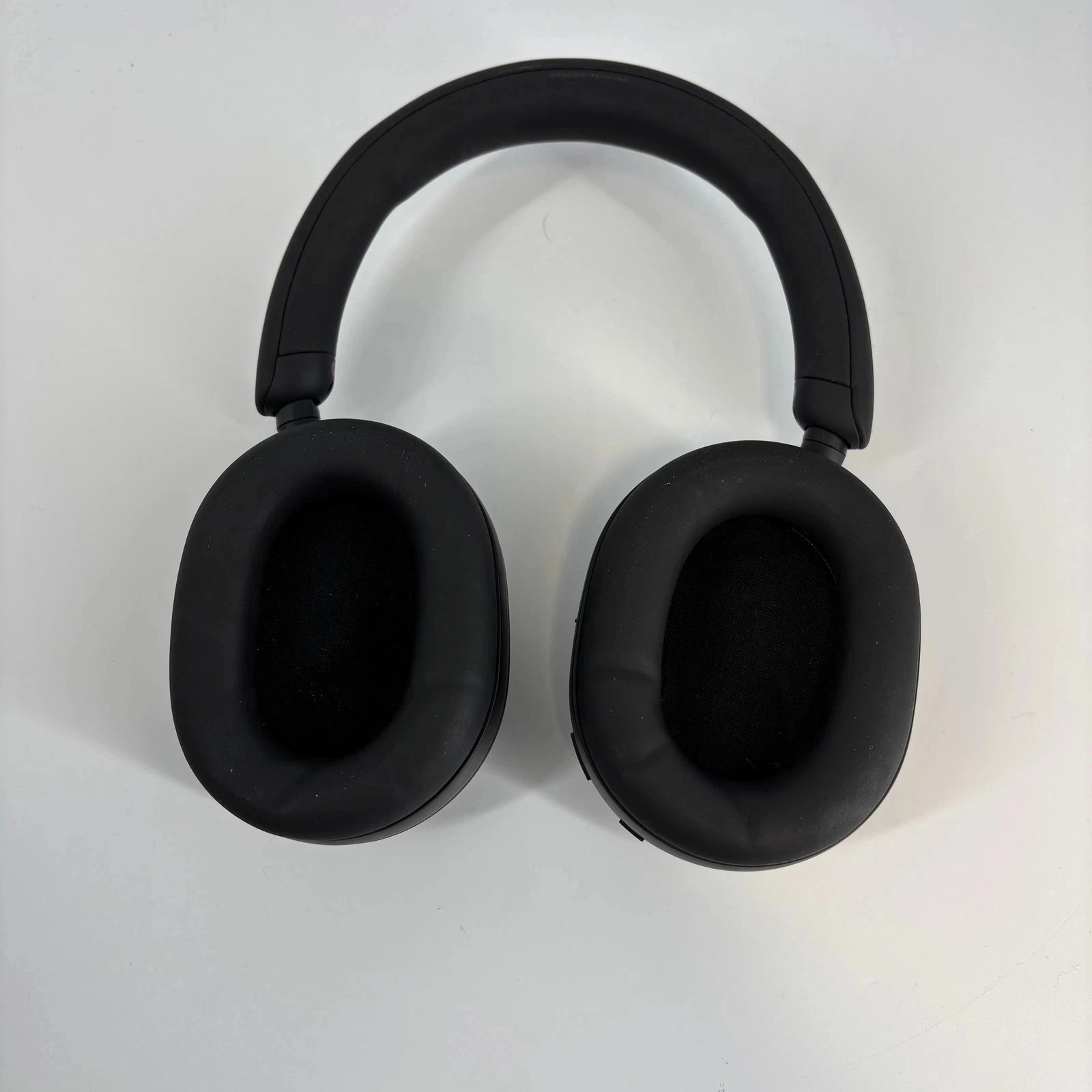 Sony WH-1000XM5 Headphones Black w/ Cables + Case + Box – Excellent