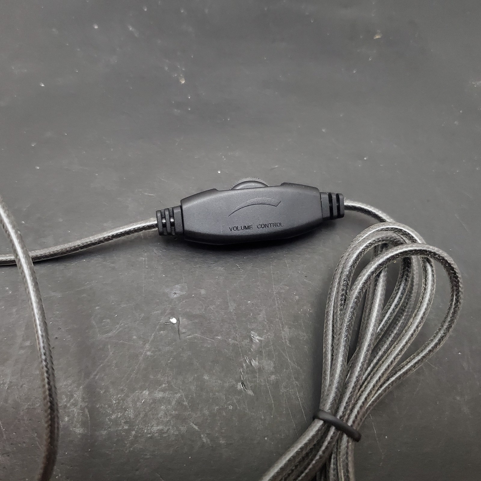 Hamilton Buhl Smart-Trek Headset with In-Line Volume Control ST2BK