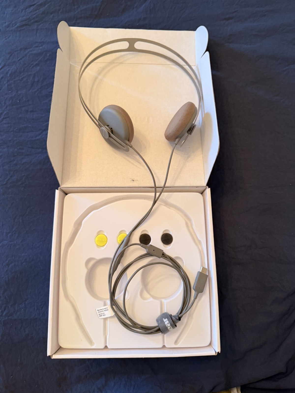 AIAIAI USB-C Headphones with mic & Volume Control (iPhone users see description)