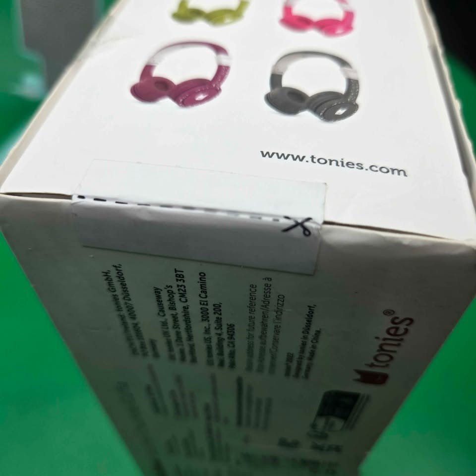 NIB Tonies Kids Headphones Red Fold-and-Go Safe Listening 3+ [71]