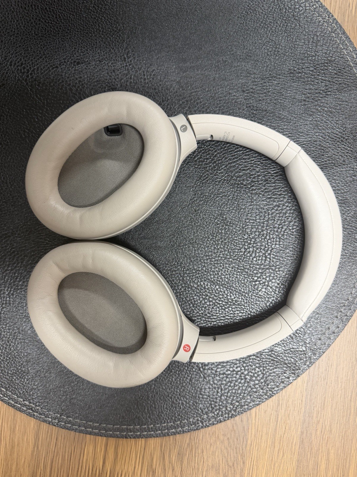 Sony WH-1000XM4 Wireless Bluetooth Noise-Canceling Headphones Silver with Case