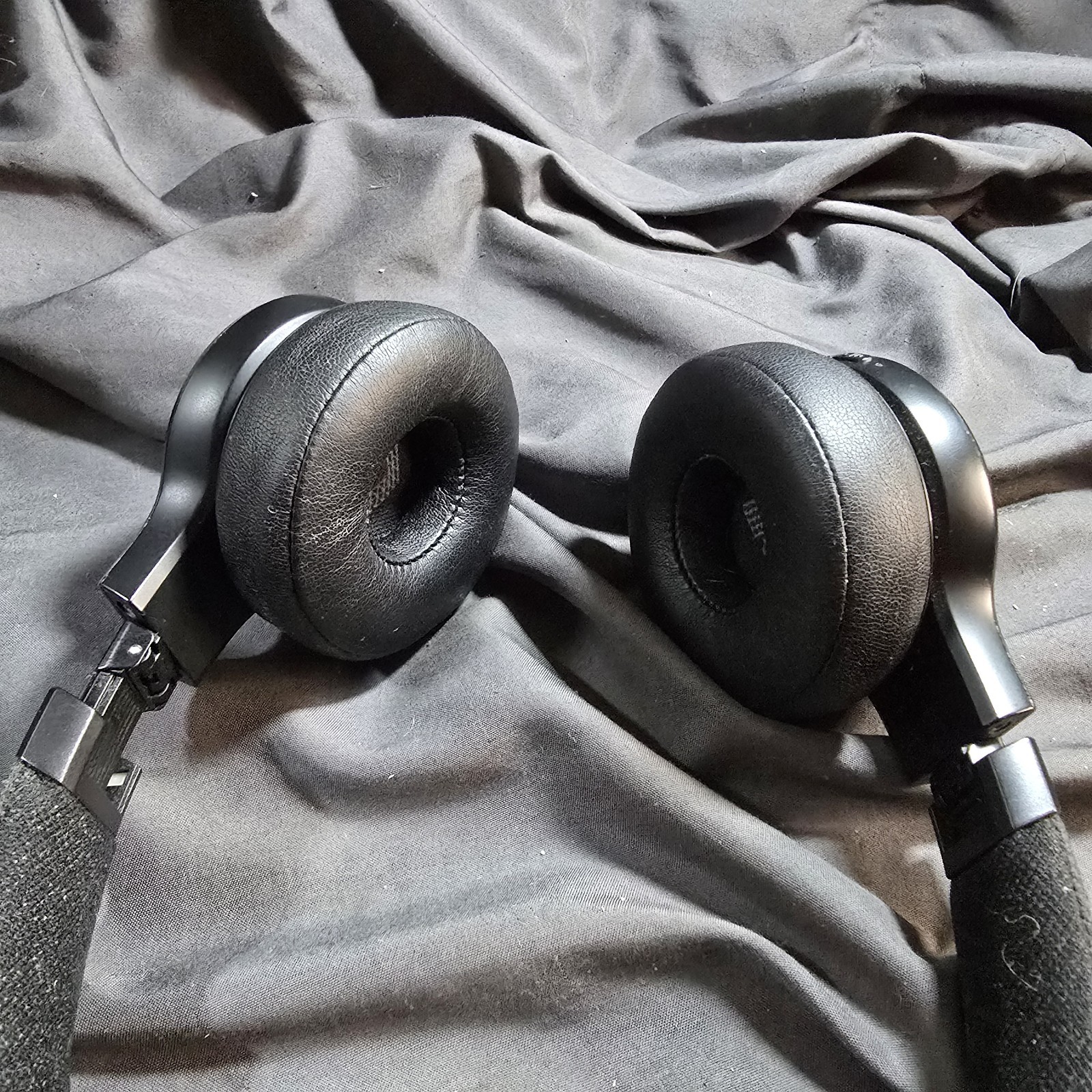 JBL Live Wireless True Adaptive Noise Cancelling Headphones