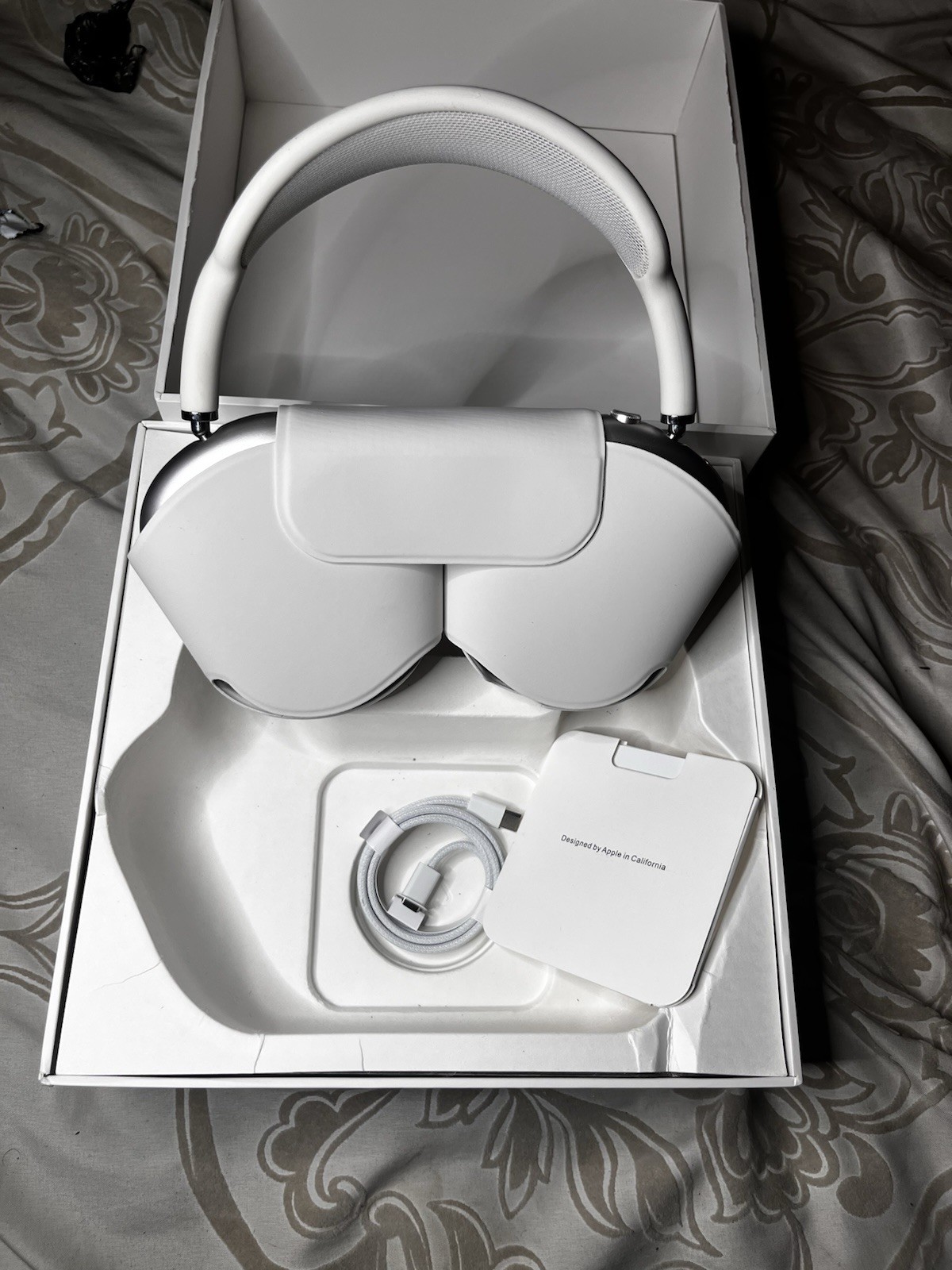 Apple AirPods Max Wireless Bluetooth Over-Ear ANC Headphones White/Silver