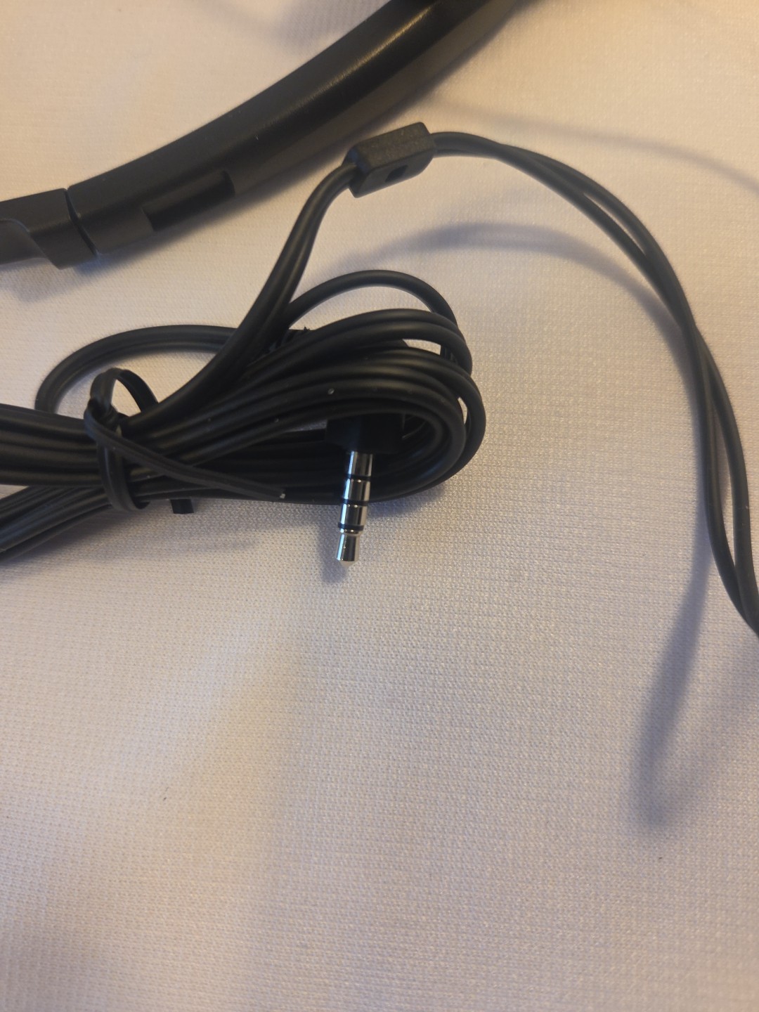 Panasonic Headphones On-Ear Lightweight Earphones with Microphone RP-HT21M