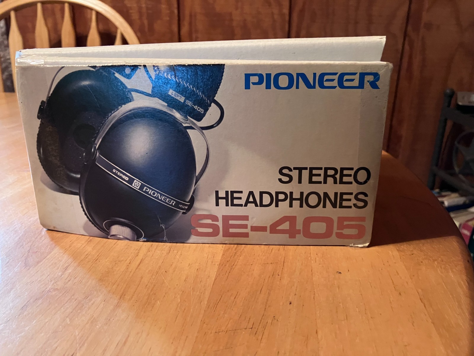 Pioneer SE-405 Stereo Headphones Dual Volume Controls – Used Stored in Box