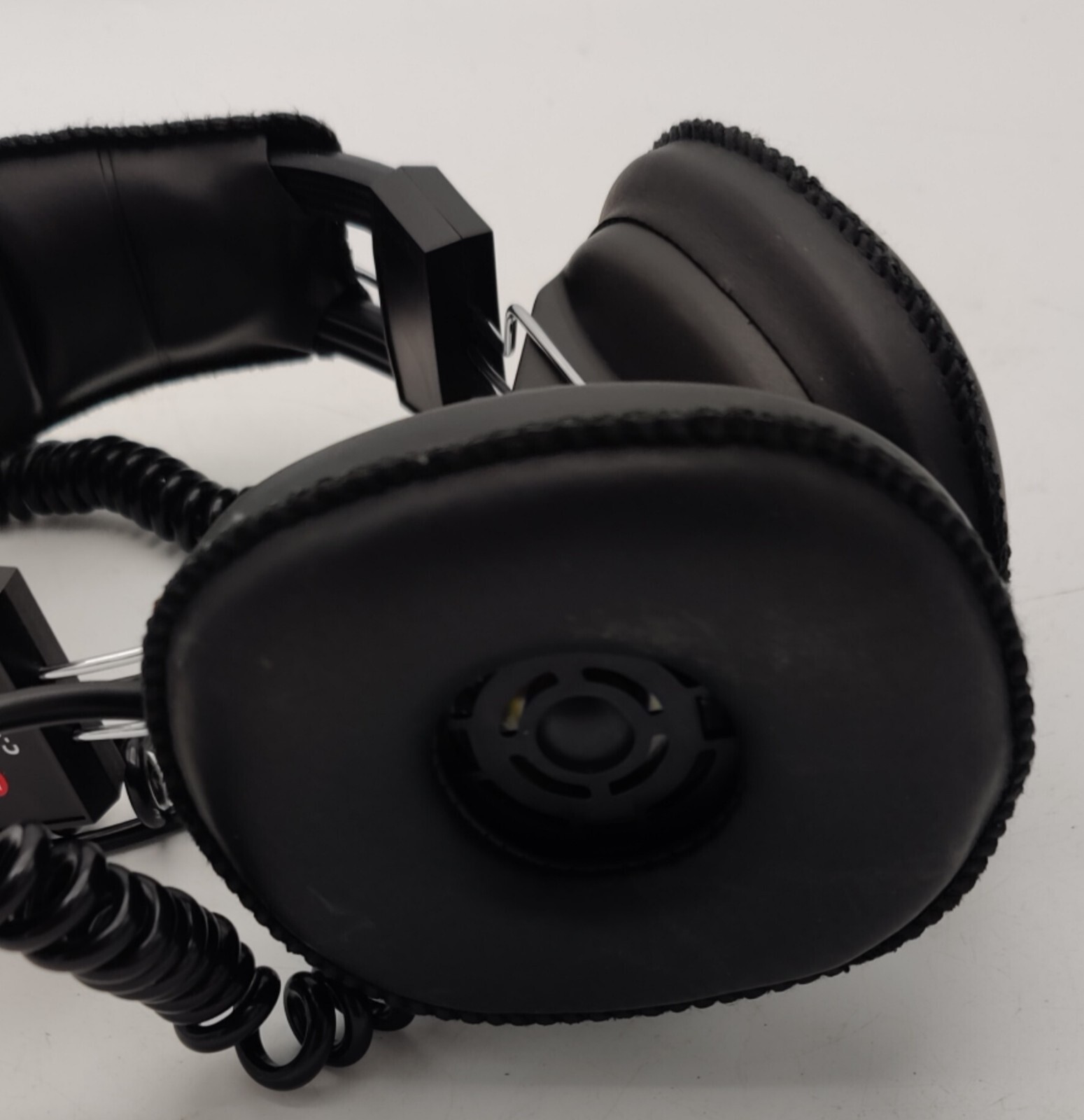 Labtec C-184 Stereo/Mono Headphones w/Volume Control 3.5mm (1/8) & 1/4″ – Nice!