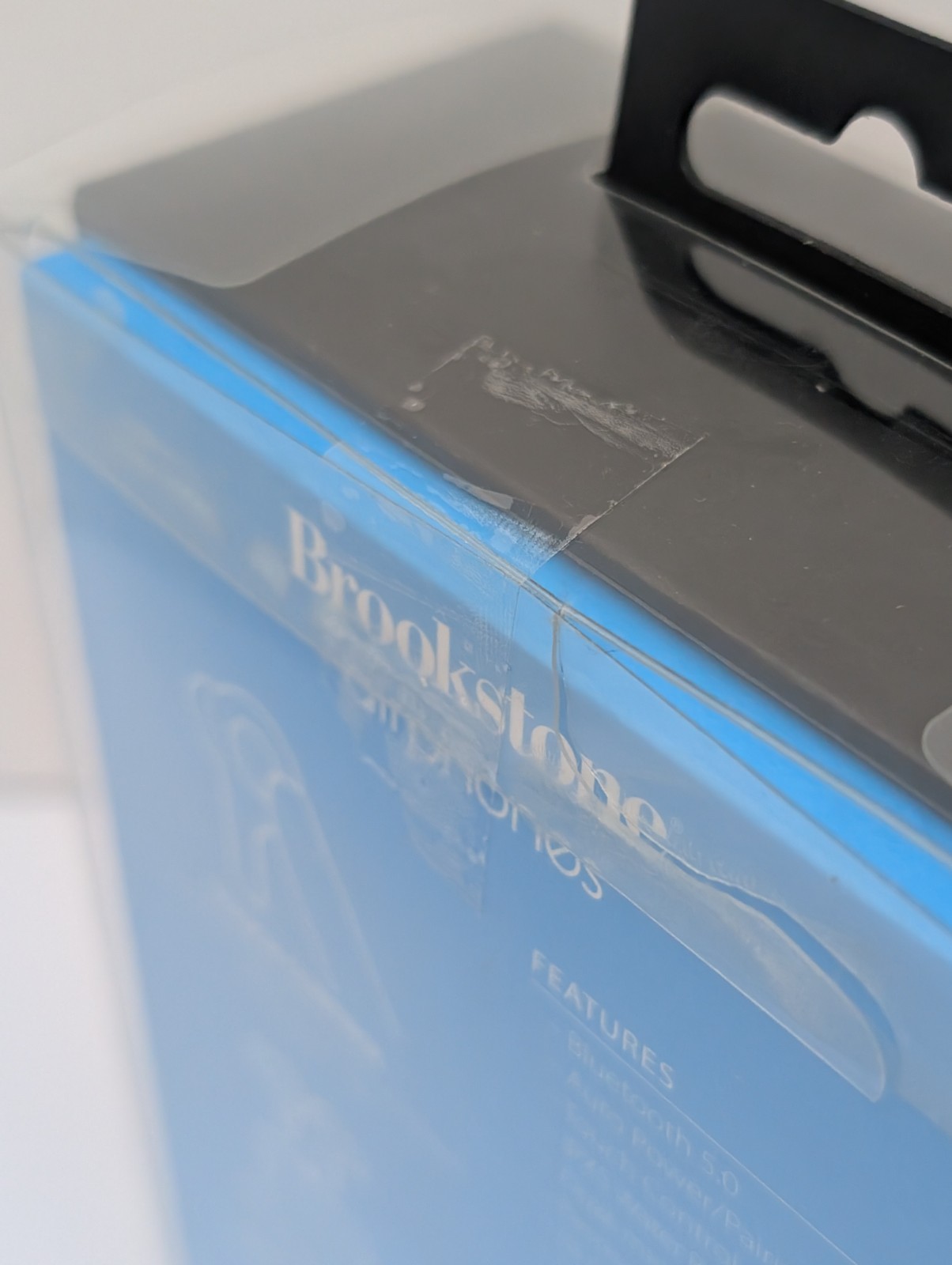 Brookstone Airphones True Wireless Earbuds With Qi Wireless Charging Case BKH600