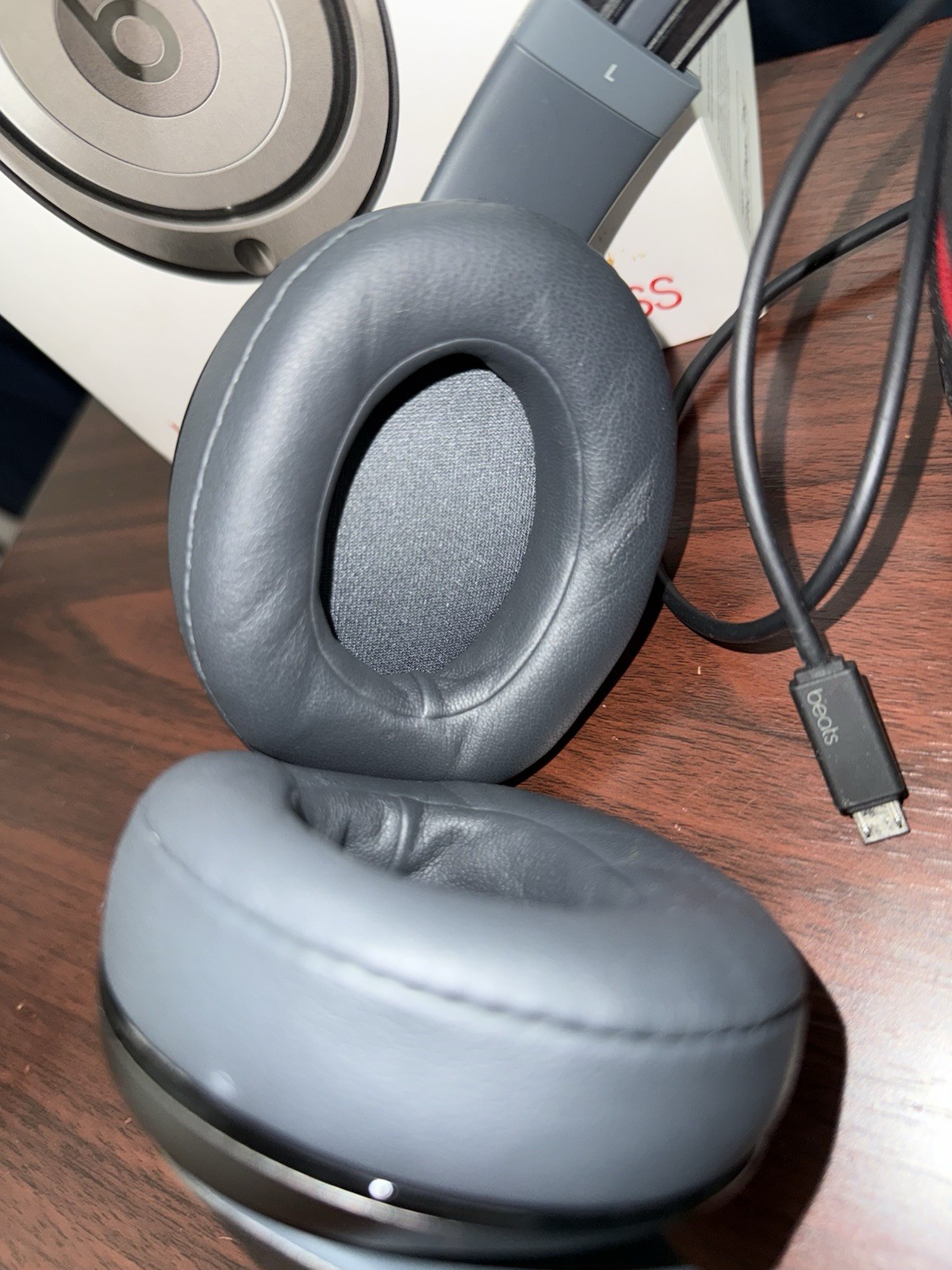 Beats by Dr. Dre Studio Wireless Over the Ear Headphones – Titanium – USED W BOX