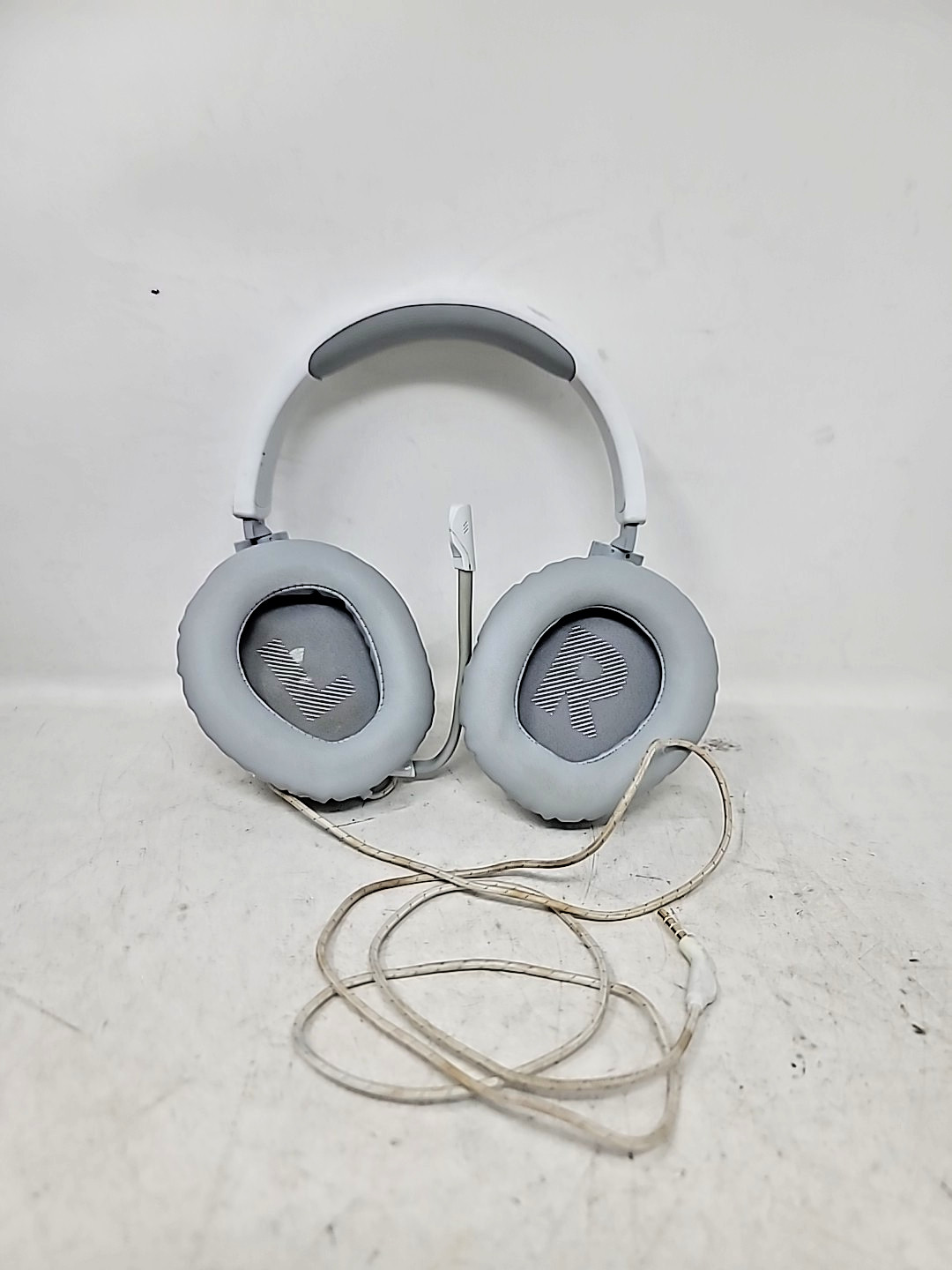 JBL Quantum 100 Over-ear Headphones – White