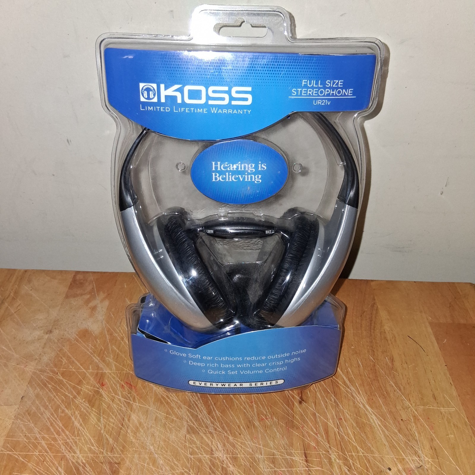 Koss UR21v On Ear Adjustable Stereo Headphones Silver Wired 3.5mm New In Package