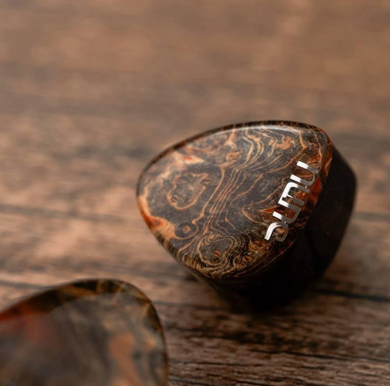 DUNU DaVinci Wired IEM 2DD+4BA Wood Faceplate Hi-Res Earphones