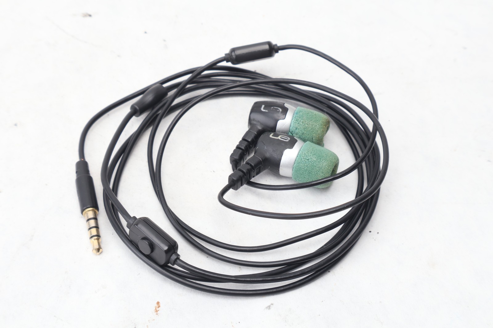 Ultimate Ears Metro.fi 2 In-Ear Headphones Earbuds Wired Noise Isolating Black